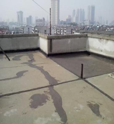 红塔漏水维修 楼顶漏水是什么原因，楼顶漏水维修方法是什么?