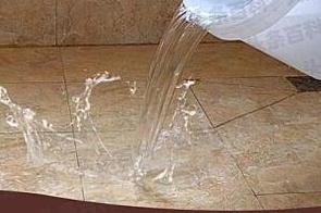 红塔漏水维修 免砸砖防水材料该如何施工